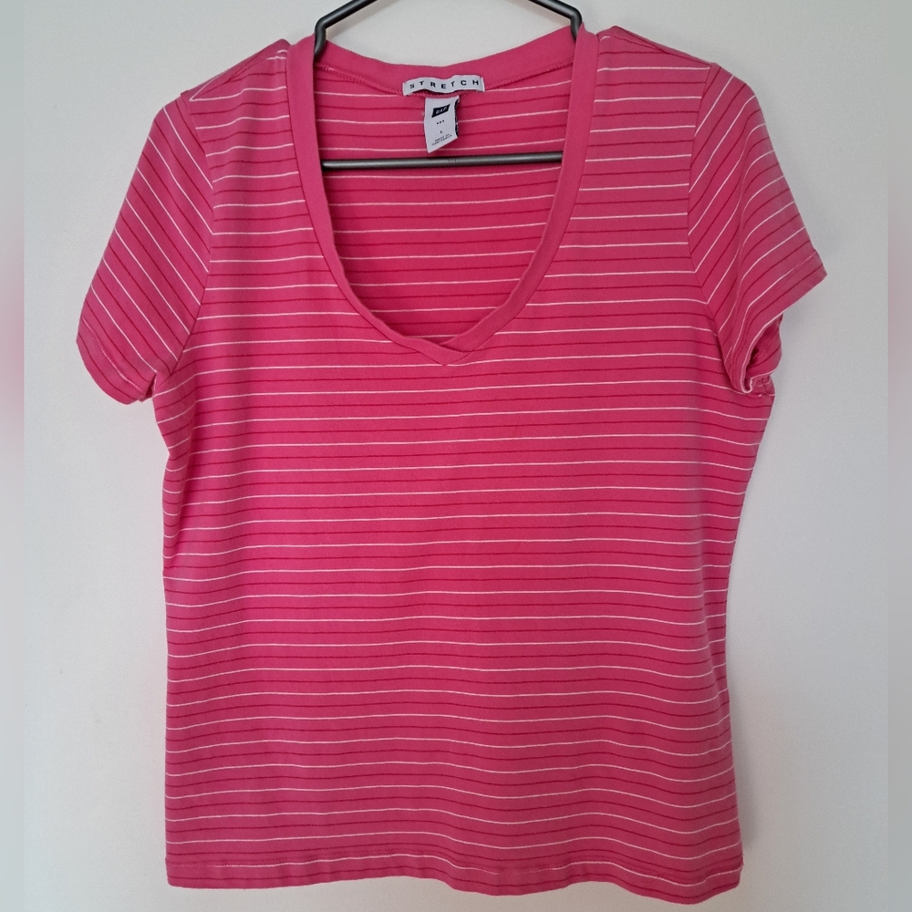 GAP Short Sleeved V- Neck Tee Shirt